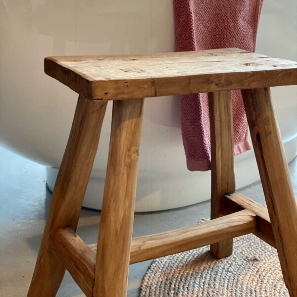 Alter Holzhocker