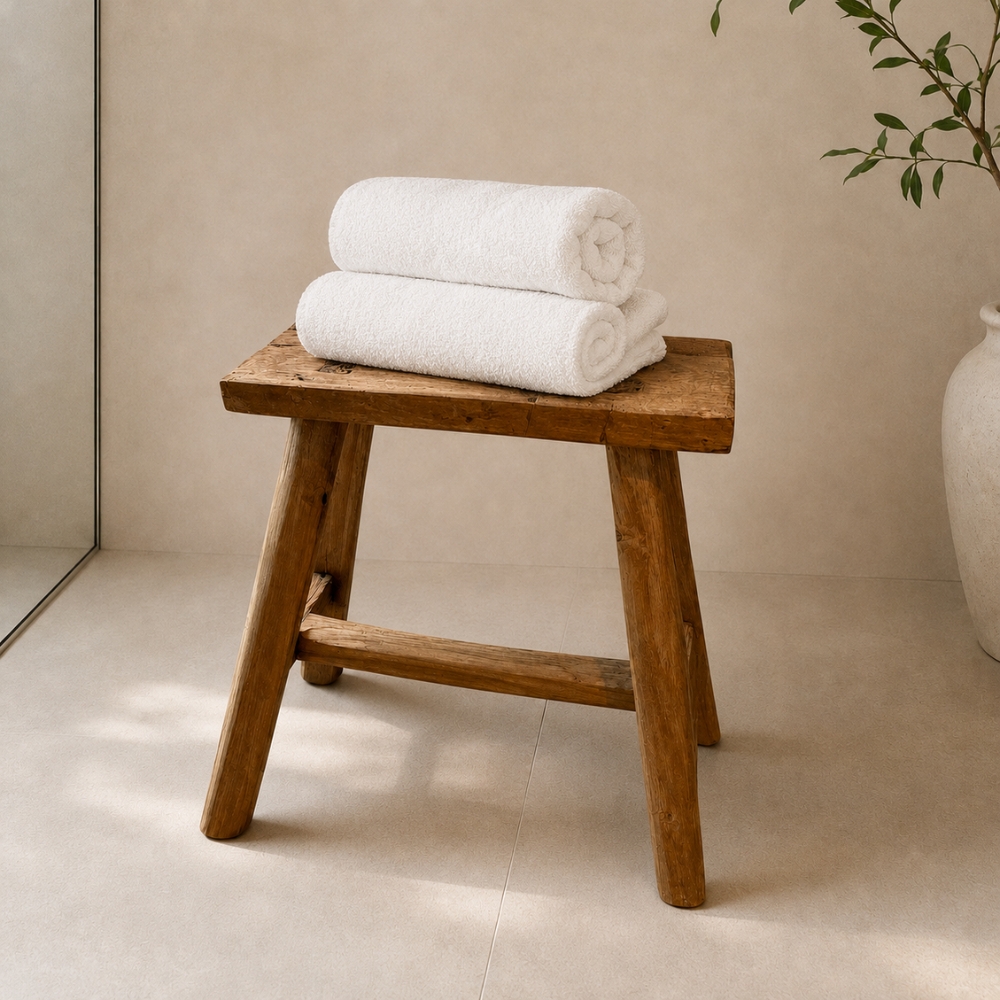 Alter Teakholz-Hocker aus Altholz – Rustikaler Sitzhocker